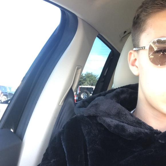 Meet your Posher, Joshua - Picture 1 of 1